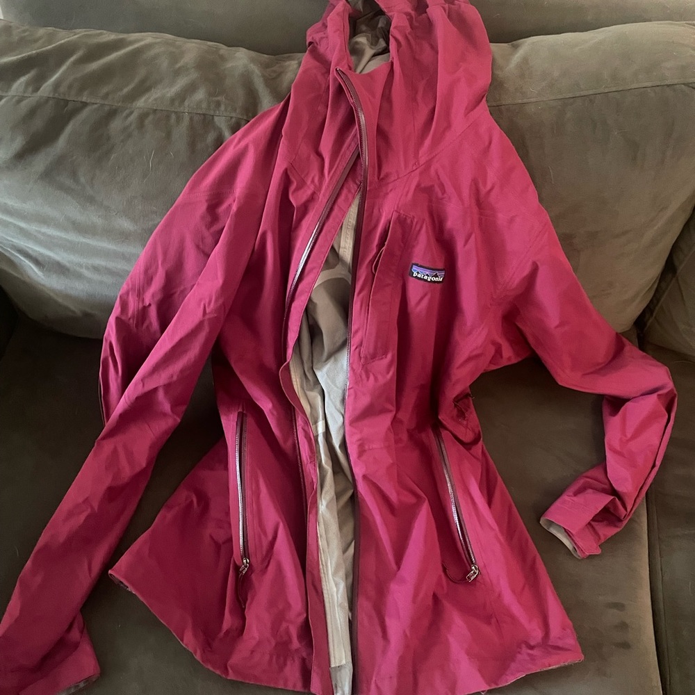 Large Maroon Patagonia Light rain jacket Women Stretch Rainshadow Jacket Womens